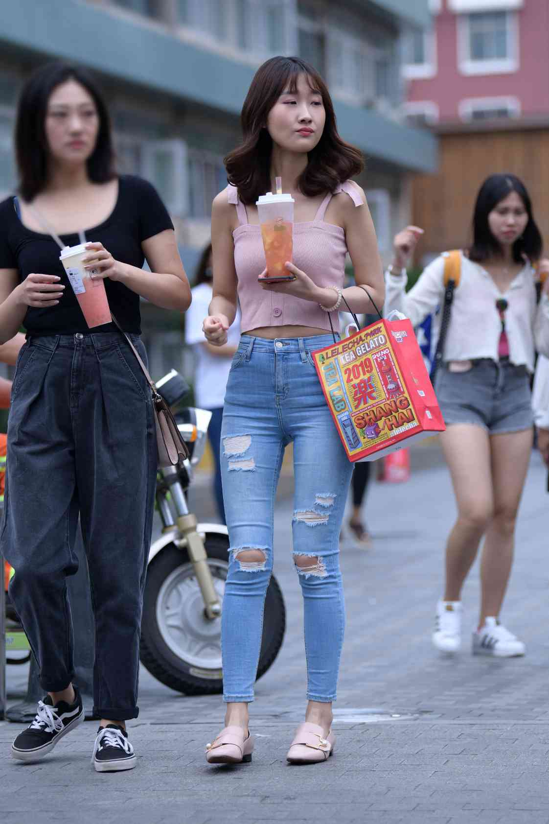 图片[2]-【免费】紧身牛仔裤女生【18P】04014-盲兔兔