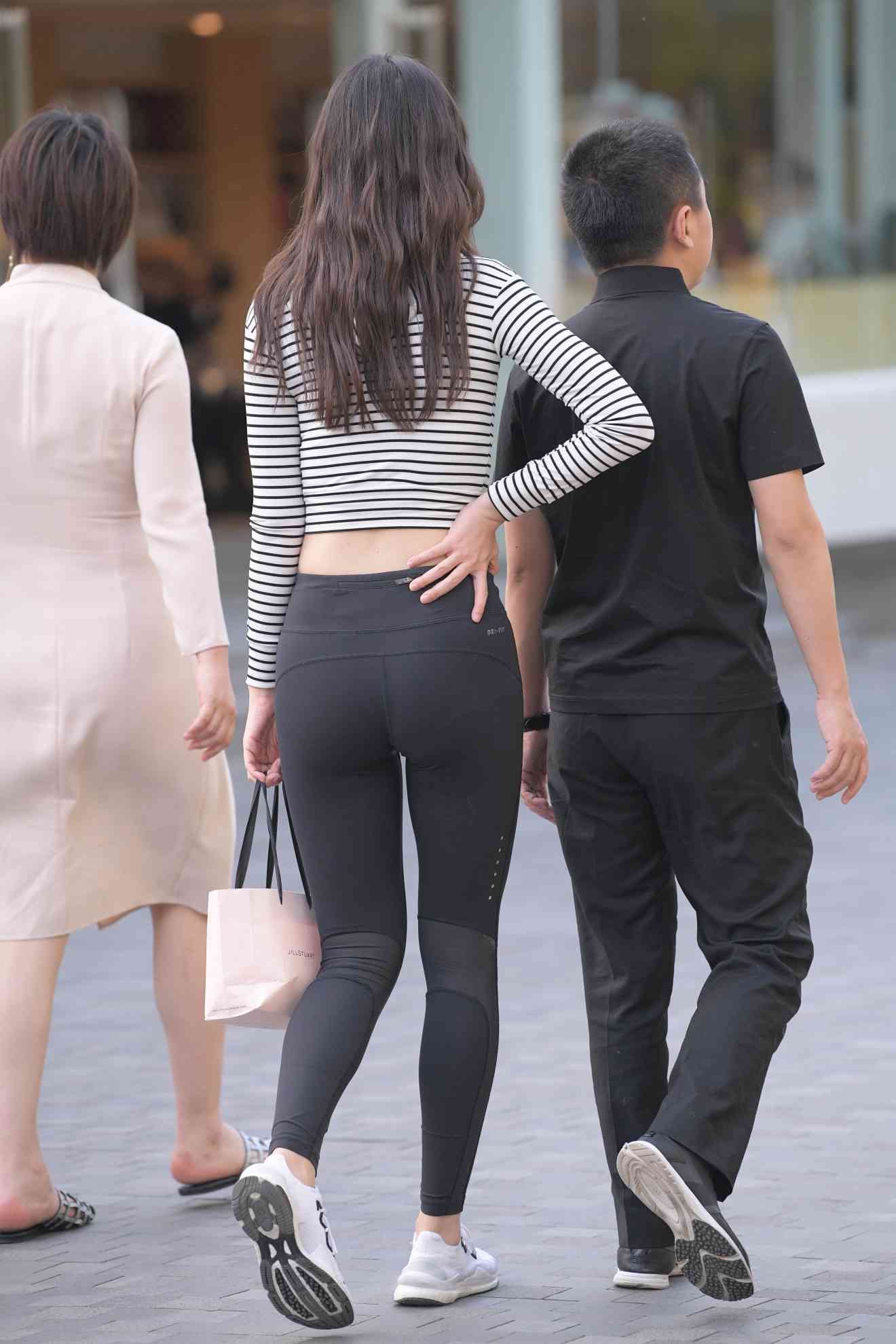 图片[3]-【免费】逛街的瑜伽裤女人【23P】04033-盲兔兔