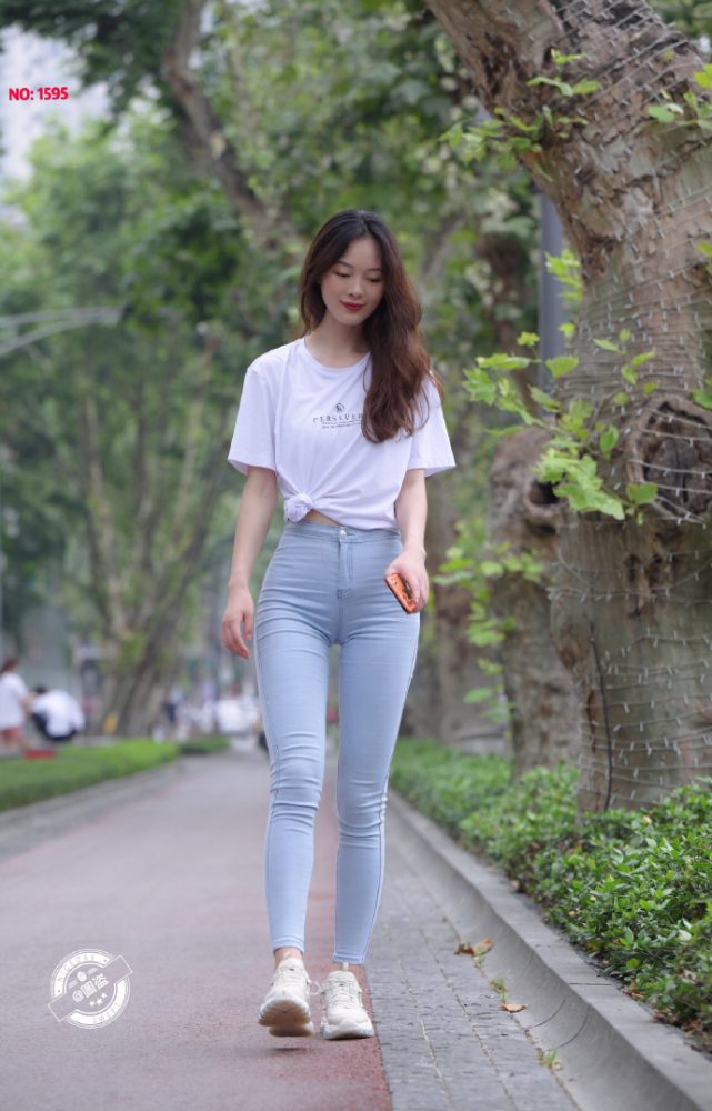 图片[1]-个子非常高的紧身牛仔裤女孩J2065 879P1V-25.5GB-盲兔兔