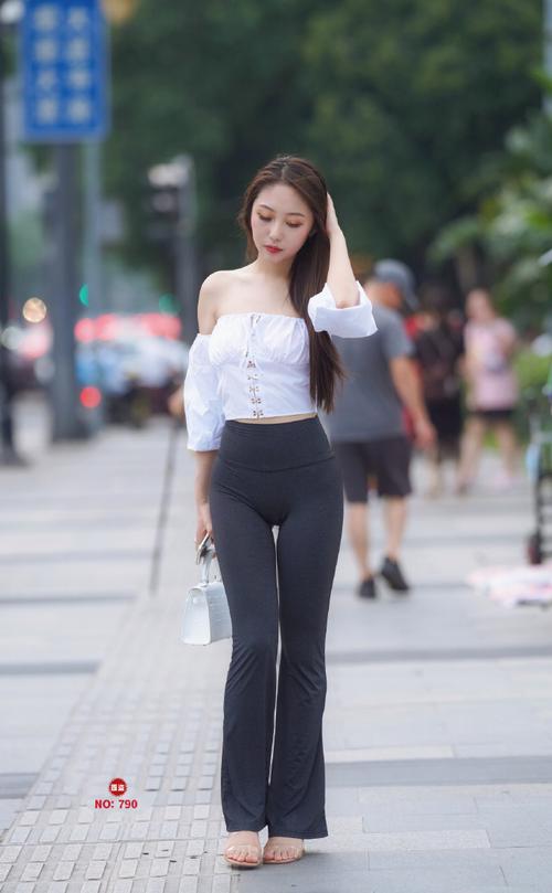 身材非常哇塞的瑜伽裤女孩  J1333 521P6V-21.6GB-盲兔兔