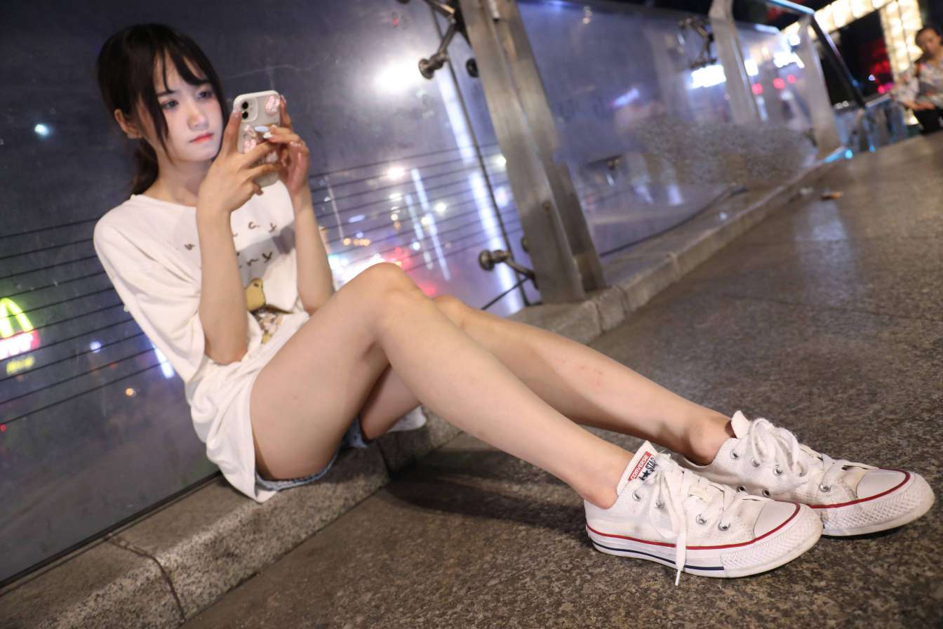图片[3]-KTV里唱歌的长腿帆布鞋女孩【102P】20015-盲兔兔
