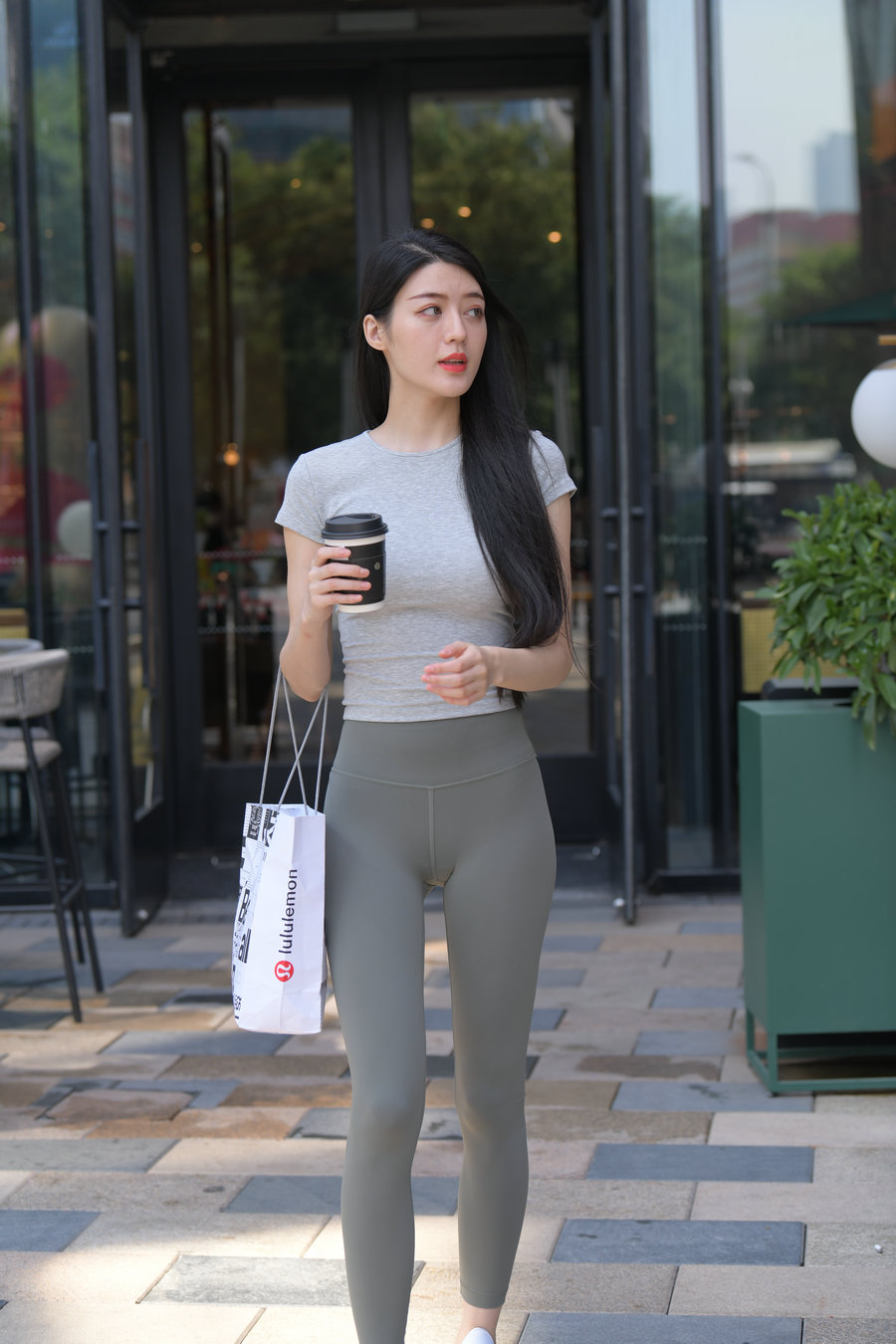 图片[4]-在外面逛街的瑜伽裤女孩J2240 449P1V-16.7GB-盲兔兔