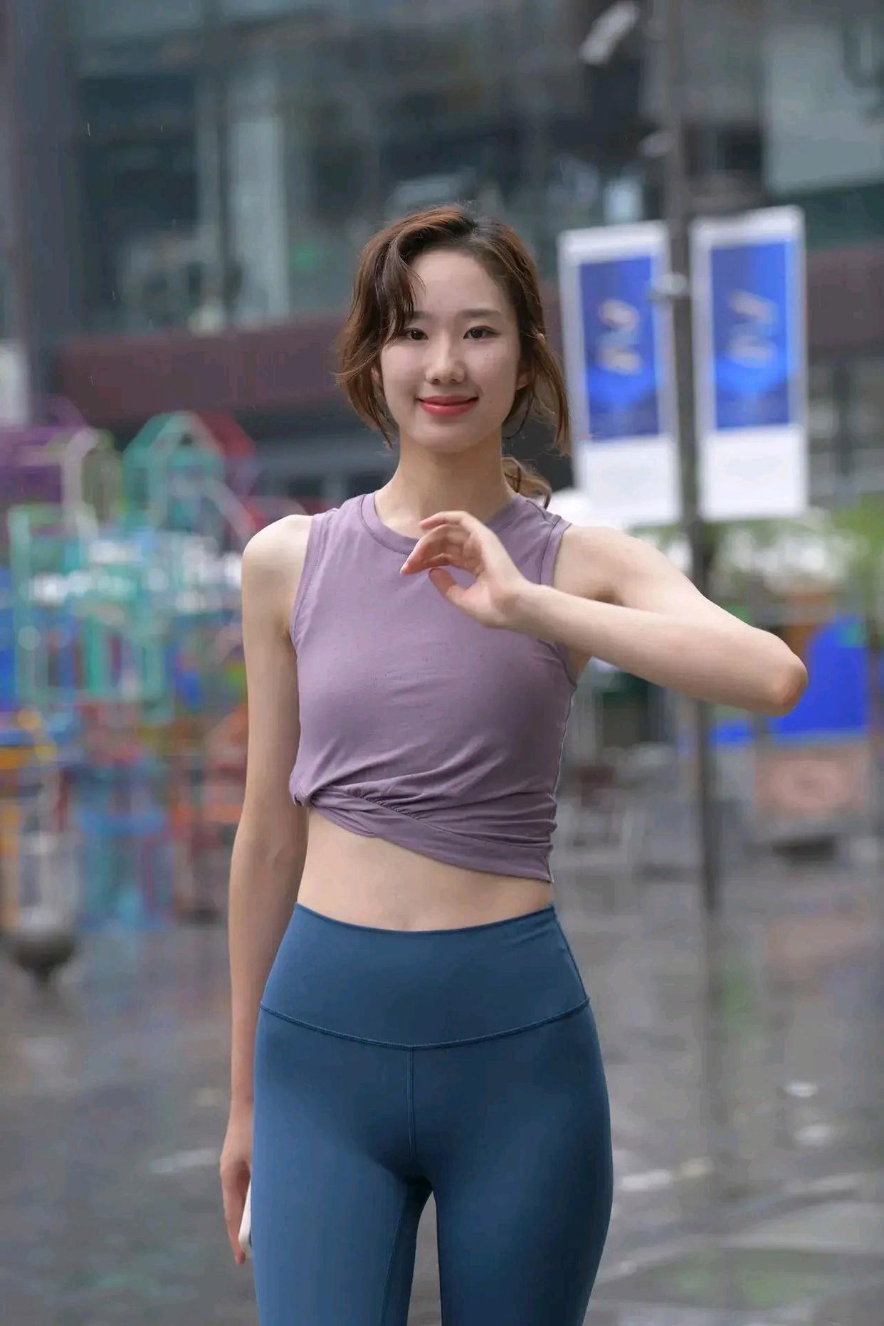 图片[2]-像刘亦菲的蓝色瑜伽裤姑娘J2234 552P1V-20.5GB-盲兔兔