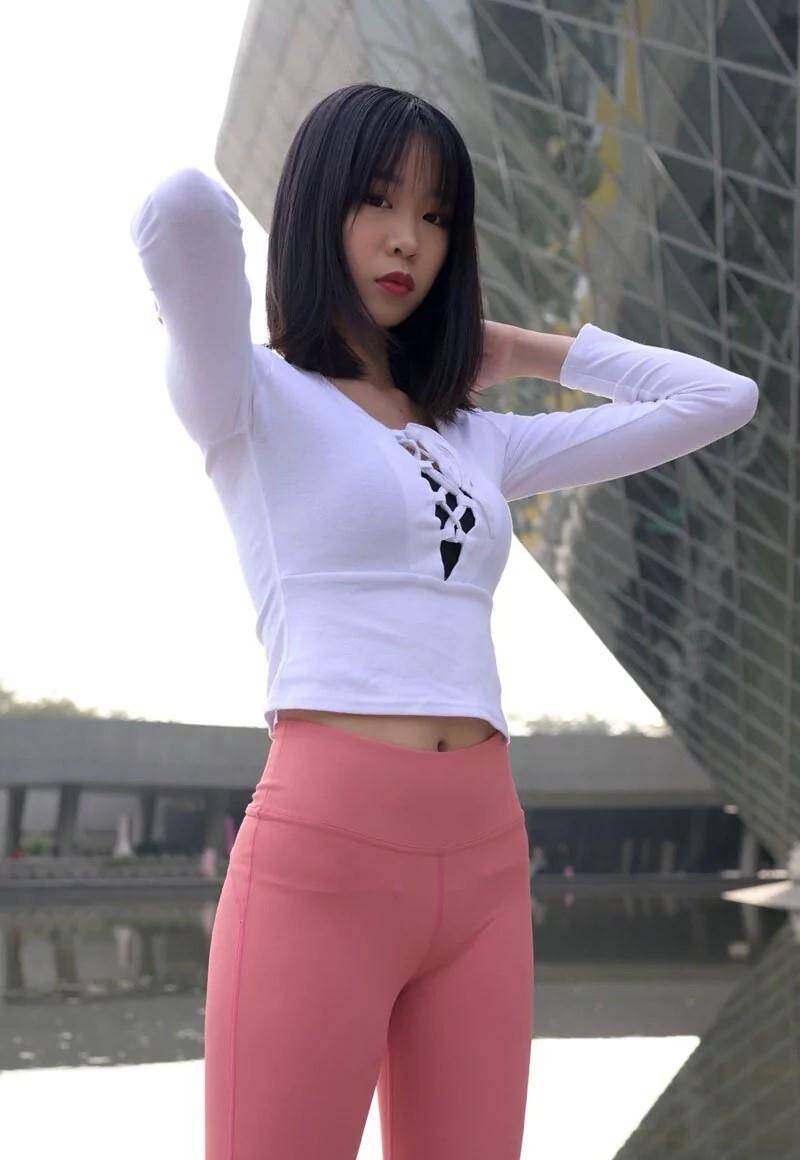 图片[1]-粉色瑜伽裤年轻女孩 J1311 417P17V-14.9GB-盲兔兔