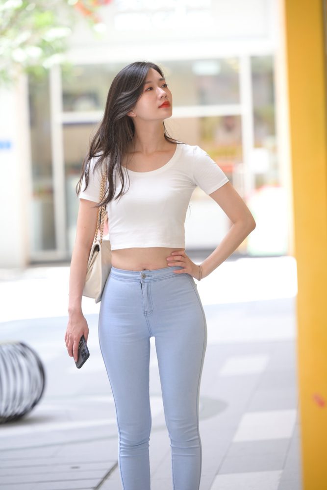 图片[2]-正在逛街的紧身牛仔裤女孩J1815 1112P1V-30.2GB-盲兔兔