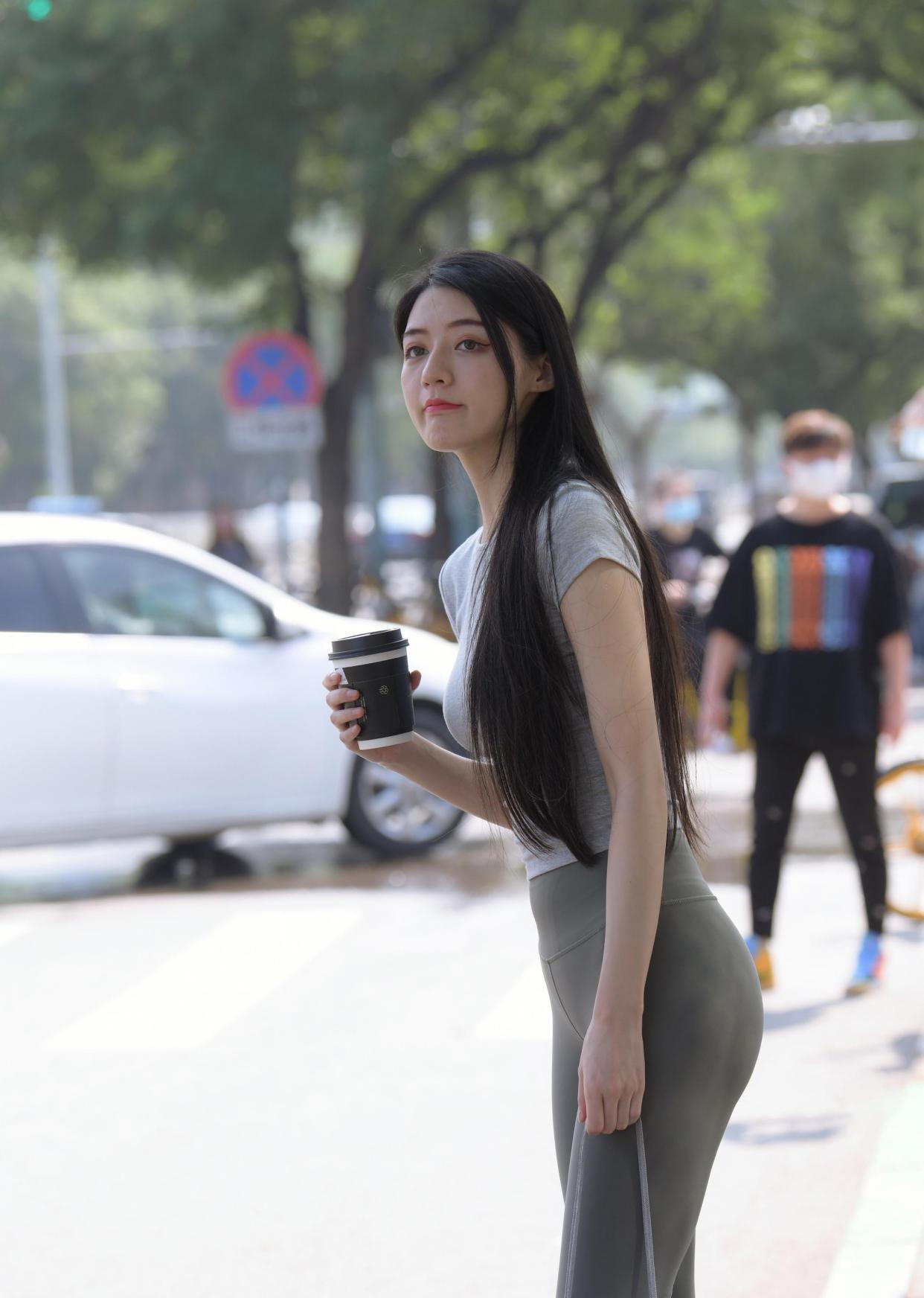 图片[3]-在外面逛街的瑜伽裤女孩J2240 449P1V-16.7GB-盲兔兔