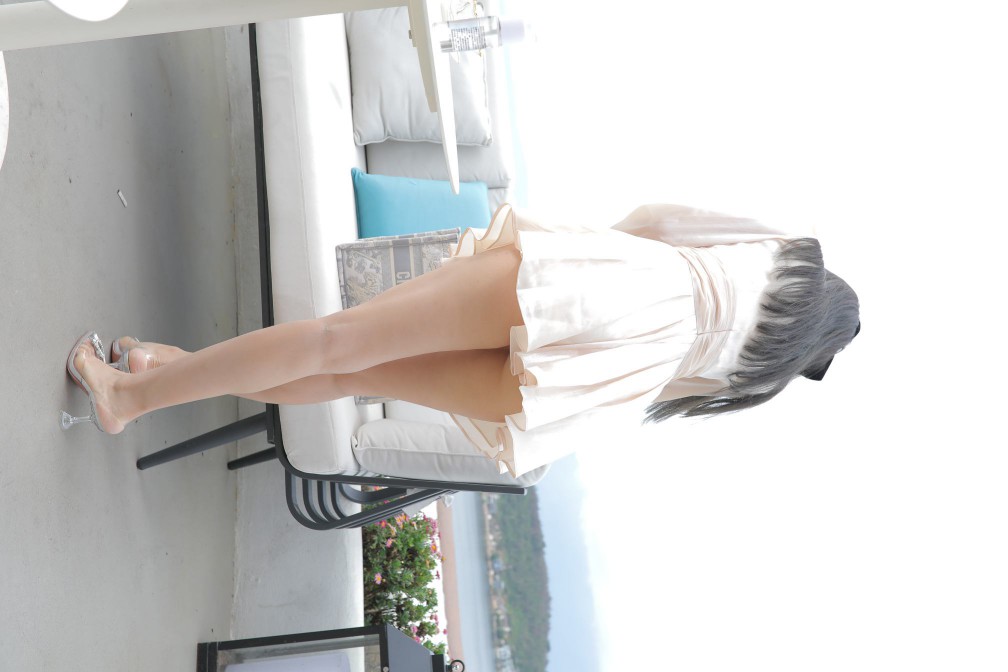 图片[3]-戴黑色蝴蝶结的长发女孩【369P】00027-盲兔兔