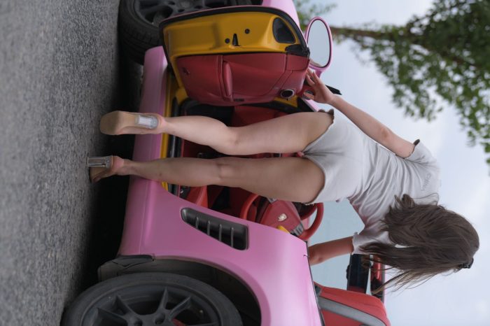 在海边开跑车的连衣短裤女孩【390P】00030-盲兔兔