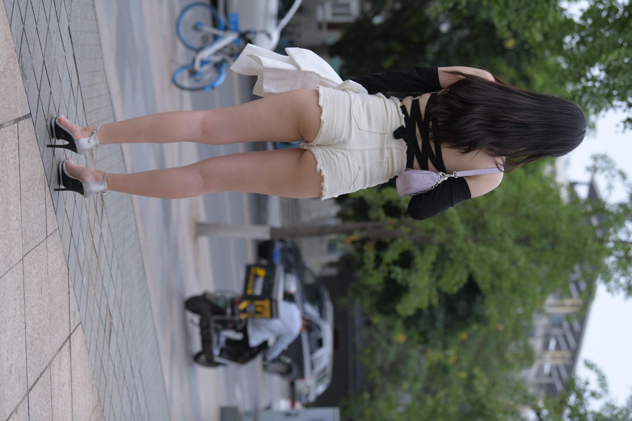 图片[5]-白色短裤的女生笑的很开心【177P】00035-盲兔兔