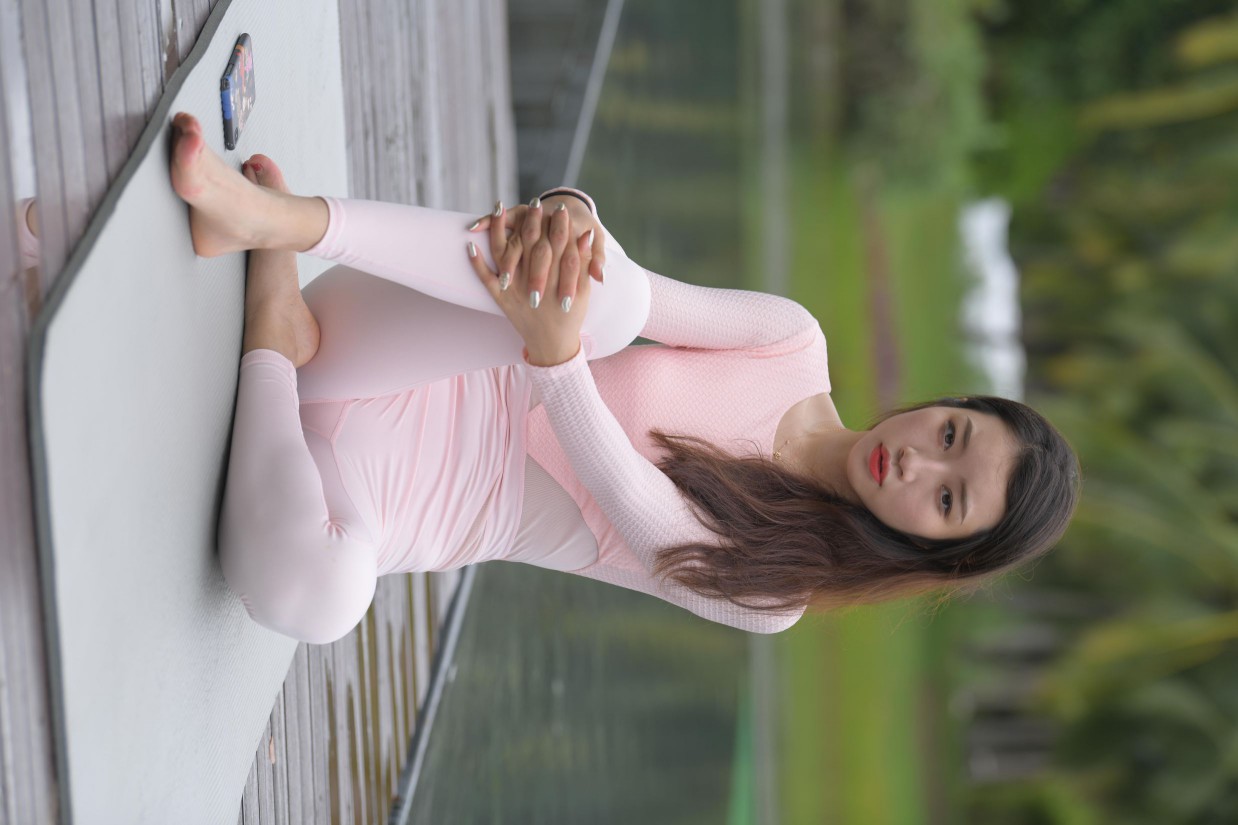 图片[7]-很漂亮眼睛也很大的白色瑜伽裤女孩【249P】00063-盲兔兔