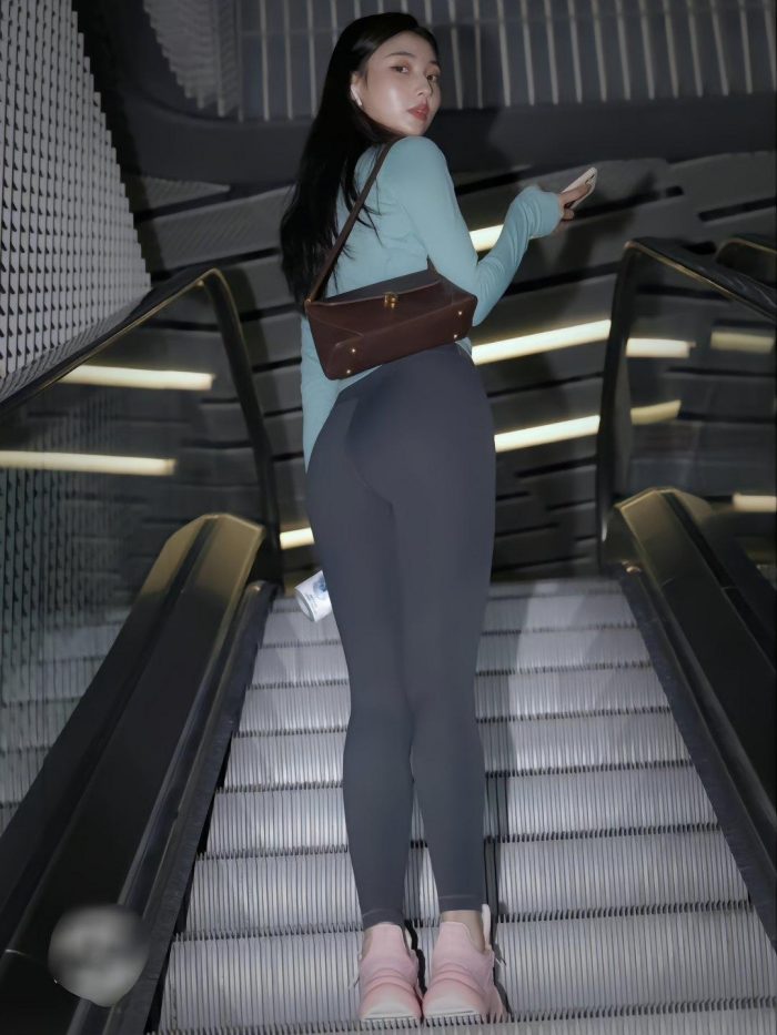 晚上逛商场的瑜伽裤漂亮女孩J2244 225P2V-15.1GB-盲兔兔
