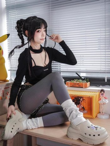 图片[9]-牛仔热裤+灰丝姑娘玩自拍-盲兔兔