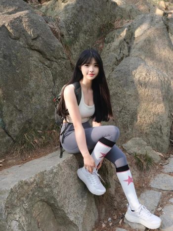 图片[7]-爱爬山的瑜伽裤MM，太甜美了！~-盲兔兔